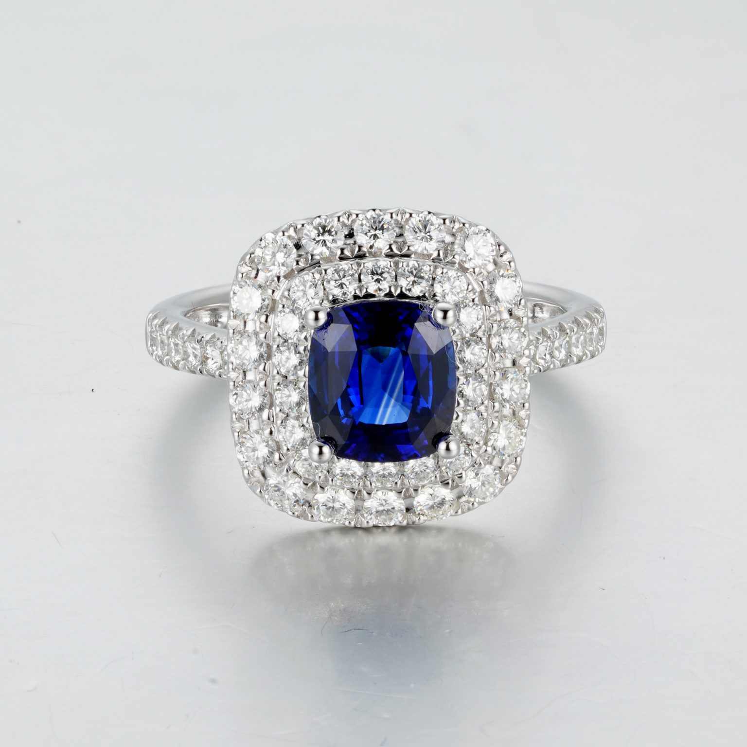 blue-sapphire-ring-with-diamonds-pan-gems-inc